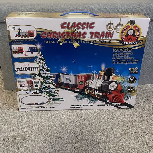 Classic Christmas train - Picture 2 of 4